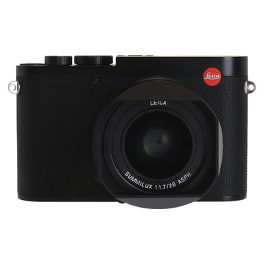 Leica Q3 black front view with 28mm Summilux lens and red logo
