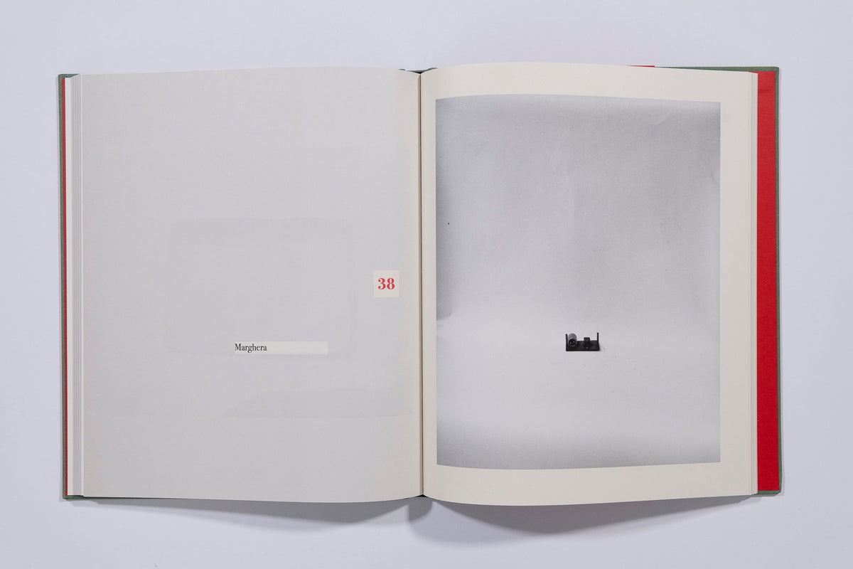 An Abridged Dictionary of Sculpture - John Gossage — photo 7