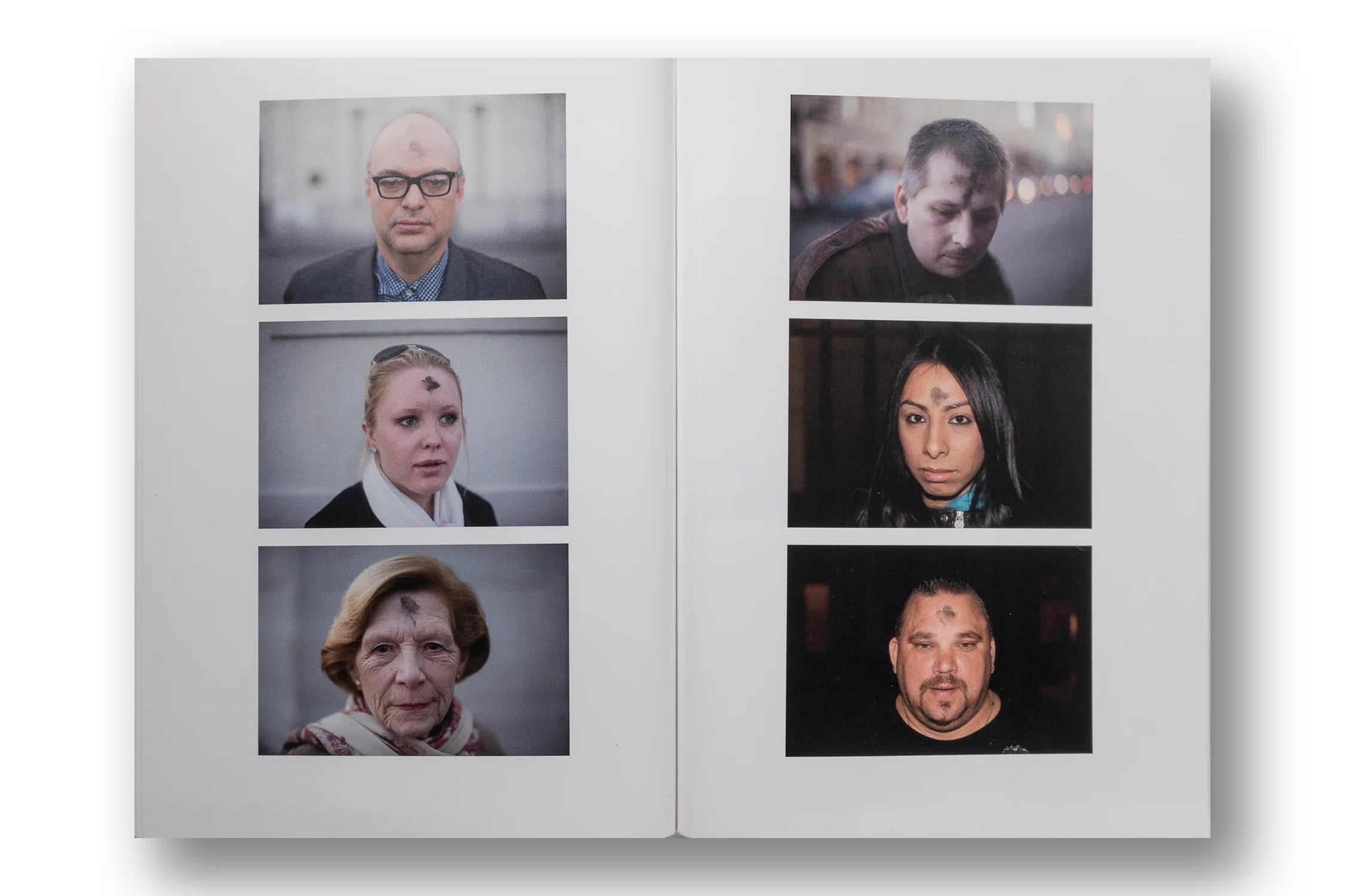 Alec Soth, Ash Wednesday (signed, first edition) (9+) – Leica Alec Soth, Ash Wednesday (signed, first edition) (9+) – Leica