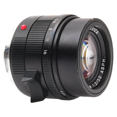 Leica 50mm APO-Summicron-M front three-quarter view with E39 filter marking