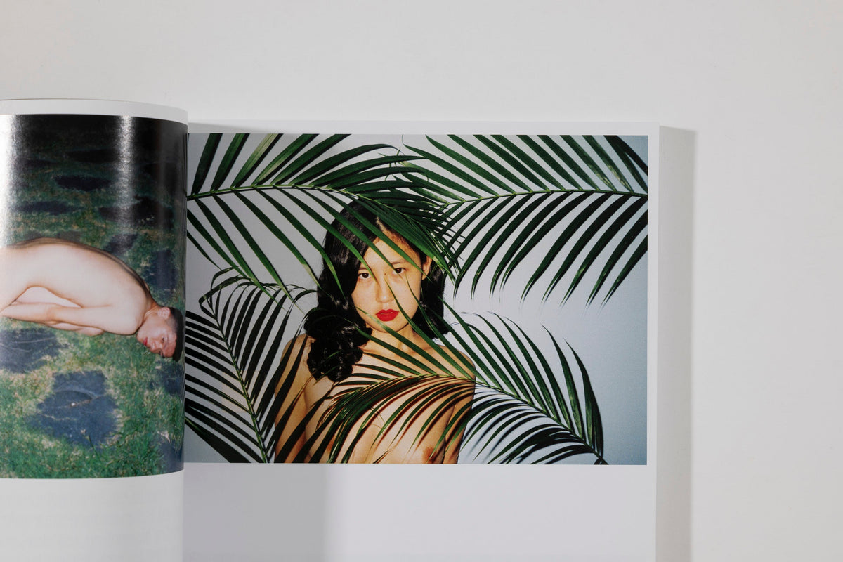Ren Hang Photography, Physical Borderline (9)