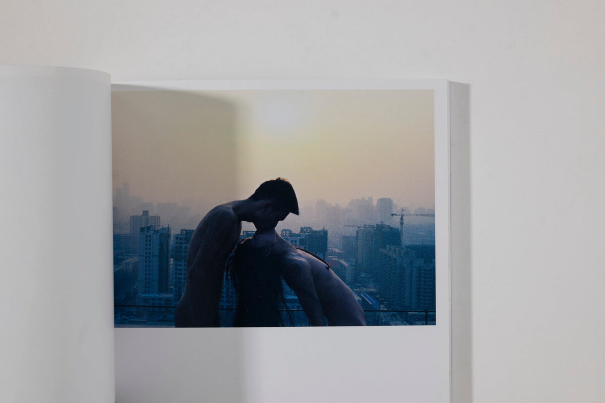 Ren Hang Photography, Physical Borderline (9)