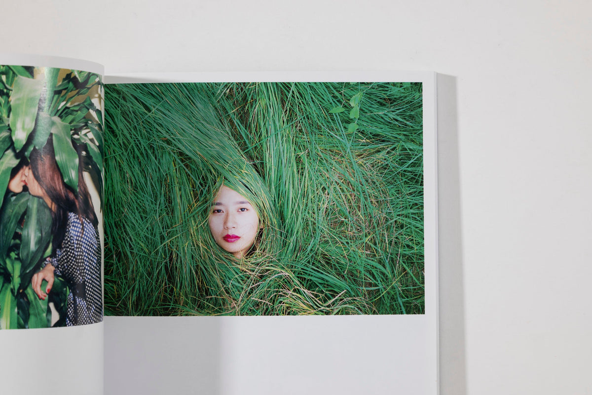 Ren Hang Photography, Physical Borderline (9)